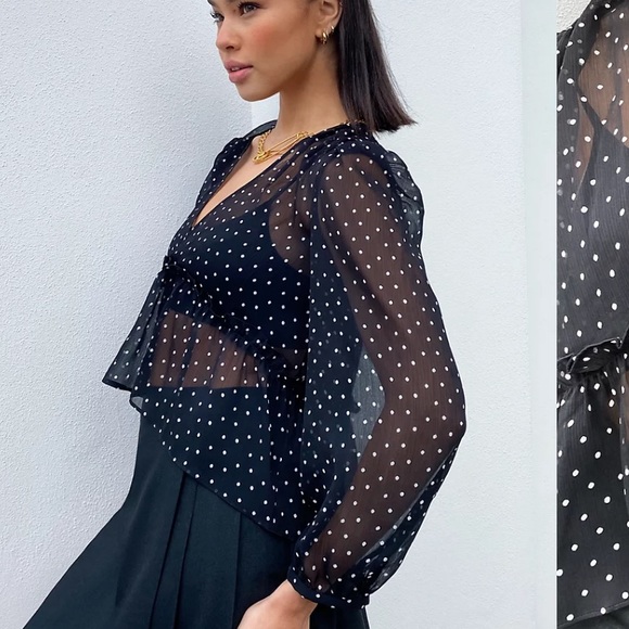 Aritzia jinx blouse in small - Picture 3 of 6